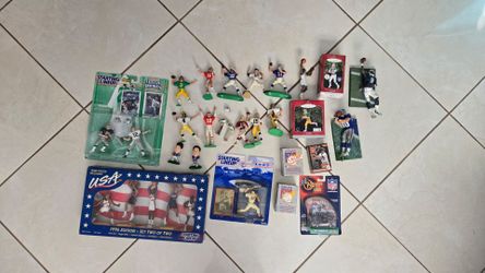 Sports Card And Figure Lot Starting Lineups Nolan Ryan Montana Favre Ripken Namath baseball football basketball