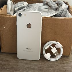 Apple iPhone 7 32GB Unlocked Silver