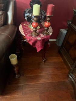 Very nice table, but I don’t longer need it 3