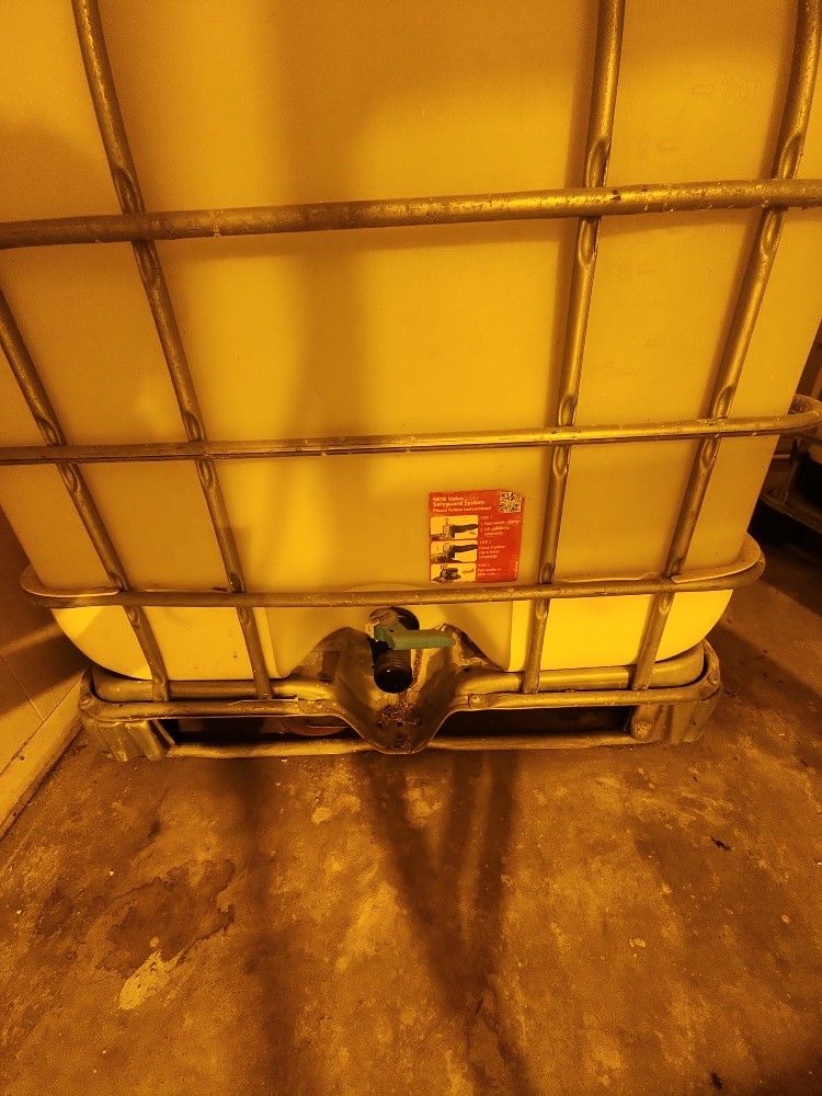 250 Gallon Tanks With Safegaurd Valve