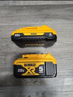 DEWALT 20V 4AH AND 20V5AH BATTERYS LIKE NEW