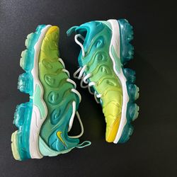Nike Air Vapormax Plus Lemon Lime Green CI9900-300 Women Size 8 sneakers summer