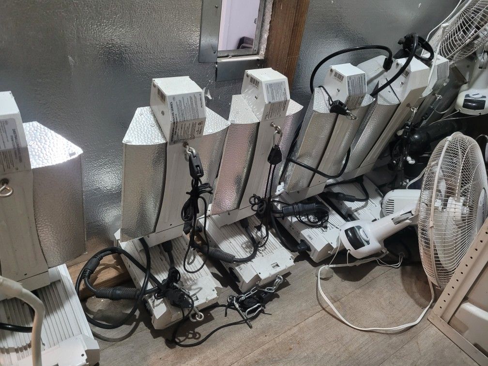 Grow Light Equipment