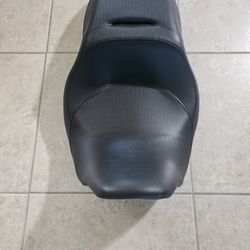 HARLEY DAVIDSON 2015-2025 FREEWHEELER TAKE OFF SEAT