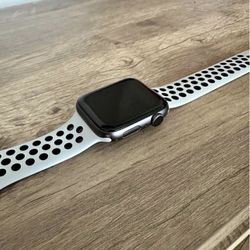 Apple Watch Series 4 