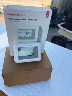 Honeywell T5 7-Day Programmable Thermostat with Touchscreen Display