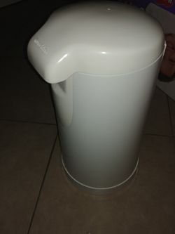Munchkin diaper pail