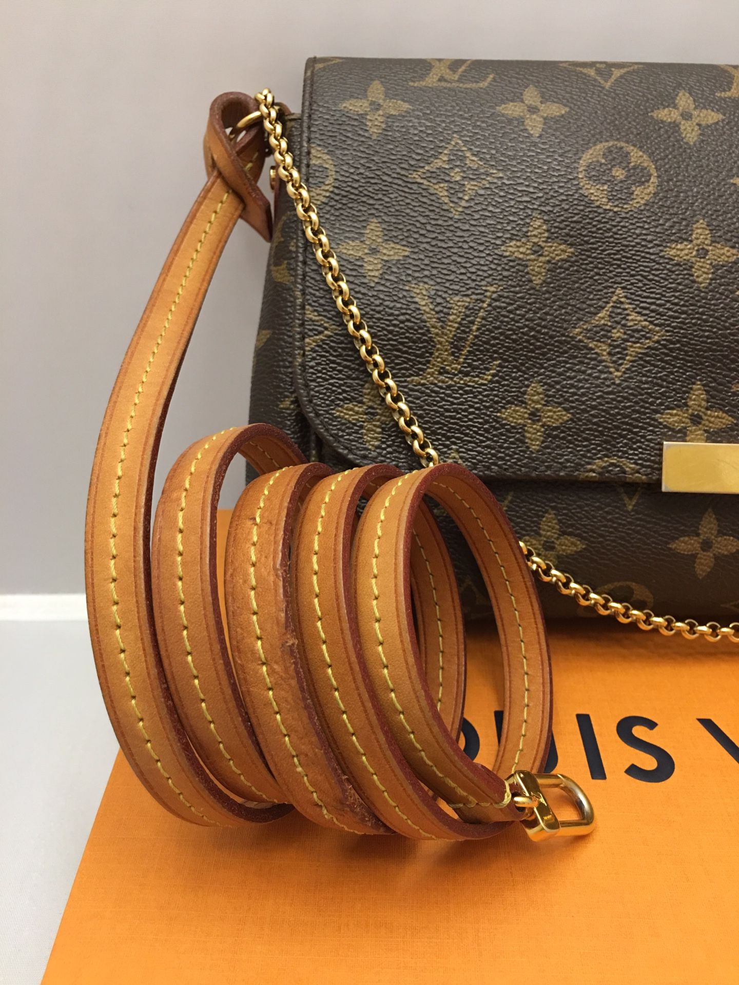 Louis Vuitton Crossbody Flap Favorite MM Monogram Shoulder Bag for Sale in  Lewisville, TX - OfferUp