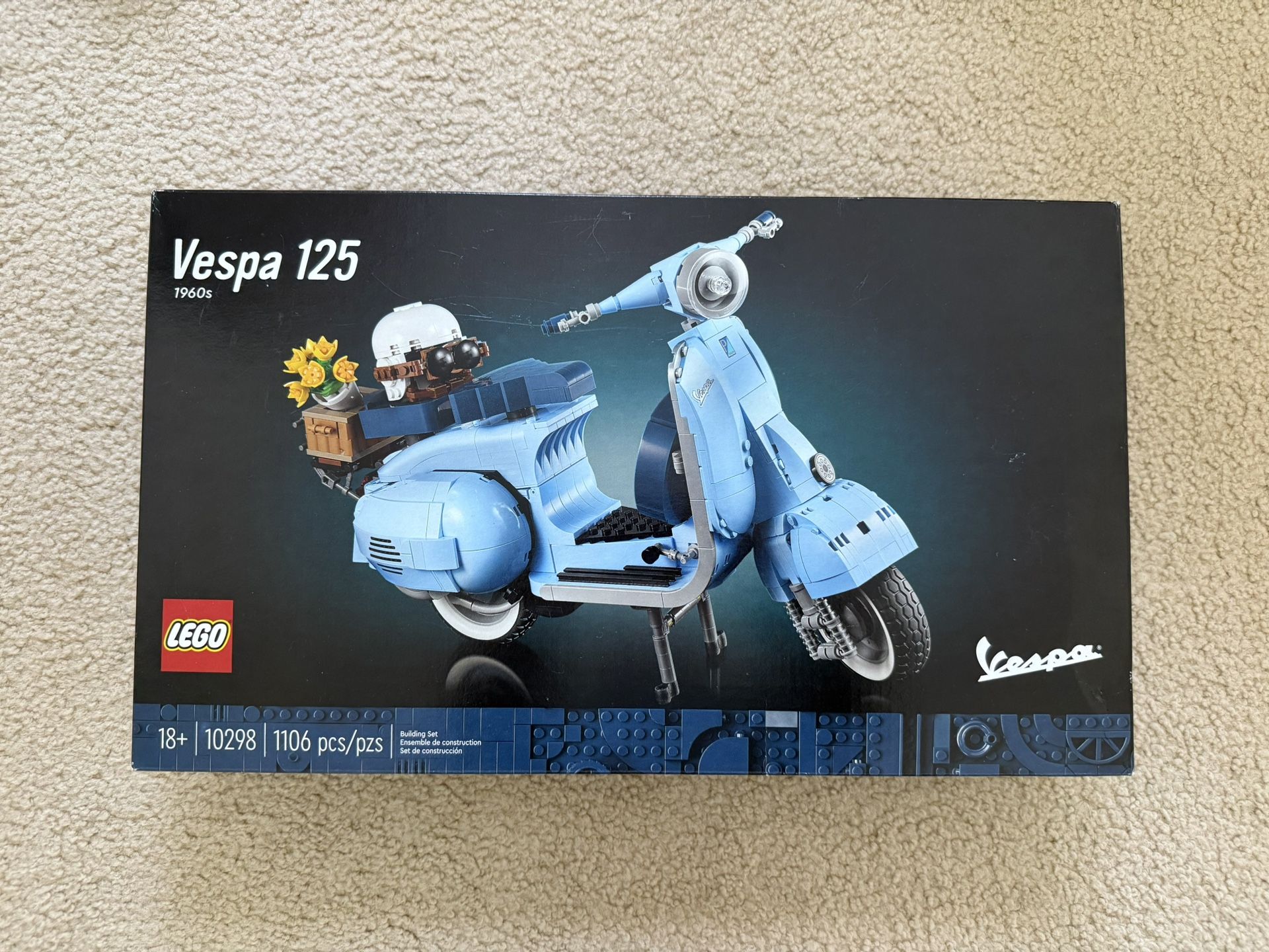 LEGO Vespa 125 Blue Never Opened 1106 pcs