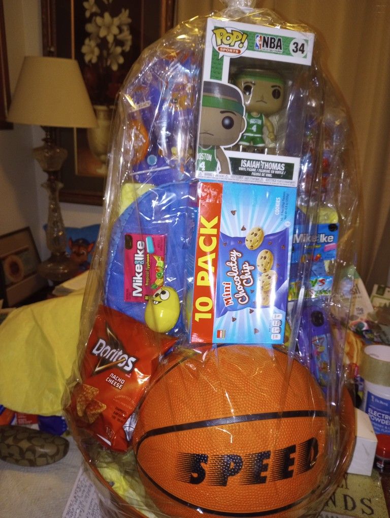 EASTER BASKET SUPER GIANT BASKETBALL THEMED GIFT BASKET WITH ACCESSORIES & SNACKS