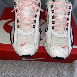 Nike Air  Max Tailwind IV SE Size  9 