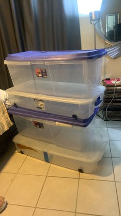 Plastic storage box