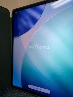 iPad Pro 12.9” 6th Gen M2 256GB Wi-Fi – Excellent Condition