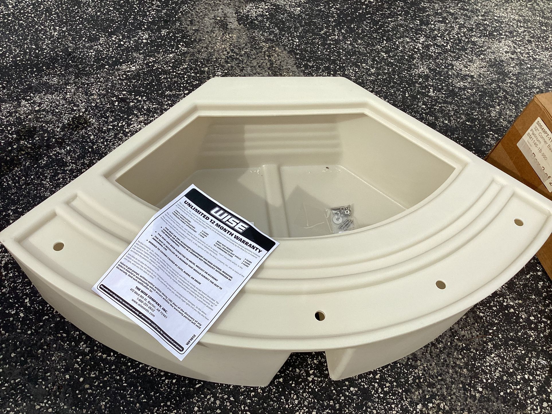 Wise BM1146-1B -990 Premier Pontoon 32” RADIUS CORNER BASE ONLY TAN PLASTIC BOAT