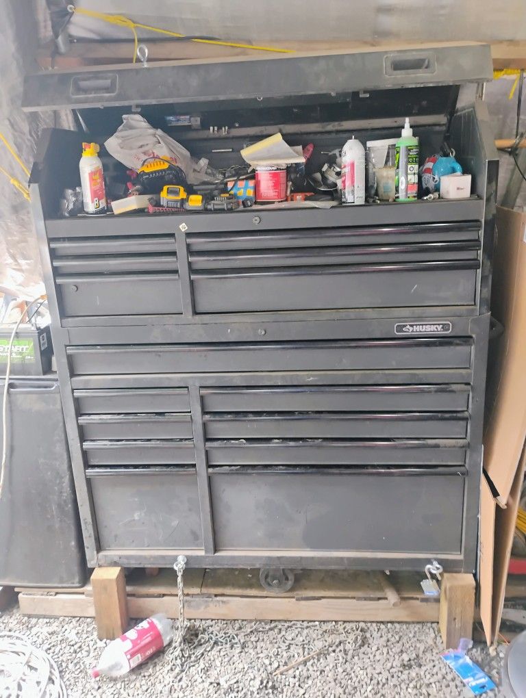 Rollaway Toolbox With Tools