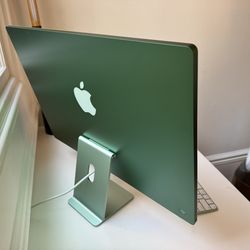 Apple iMac 2024 24” (Green) M4 256 GB HD 16GB RAM + Accessories