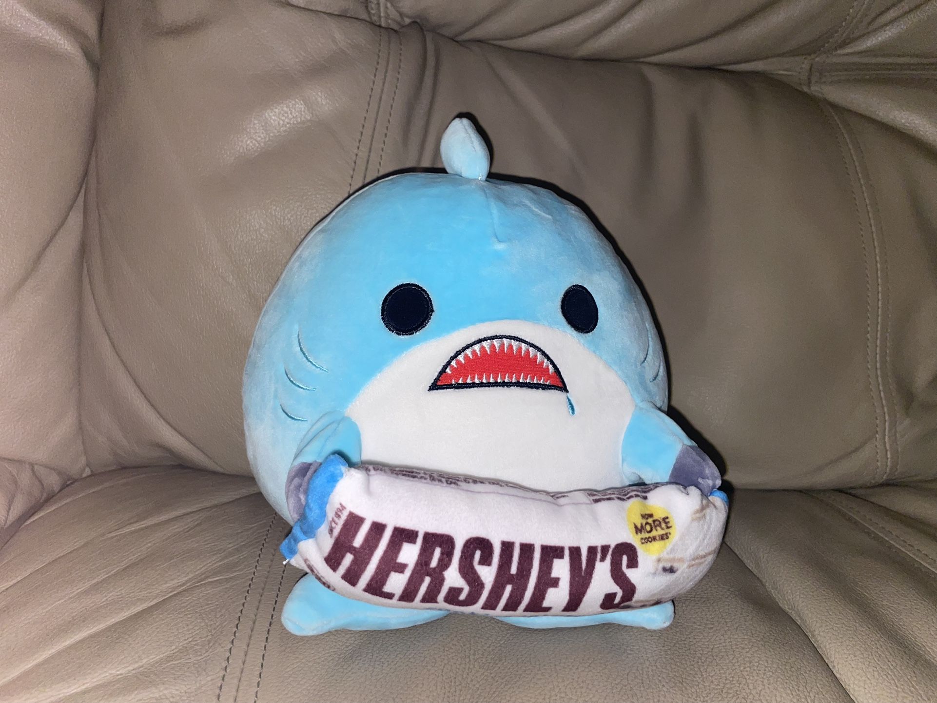 Snackles 8" Plushie - Seth with Hershey's