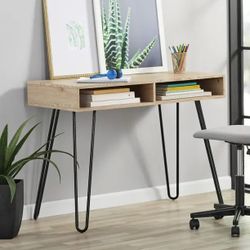 Contemporary desk