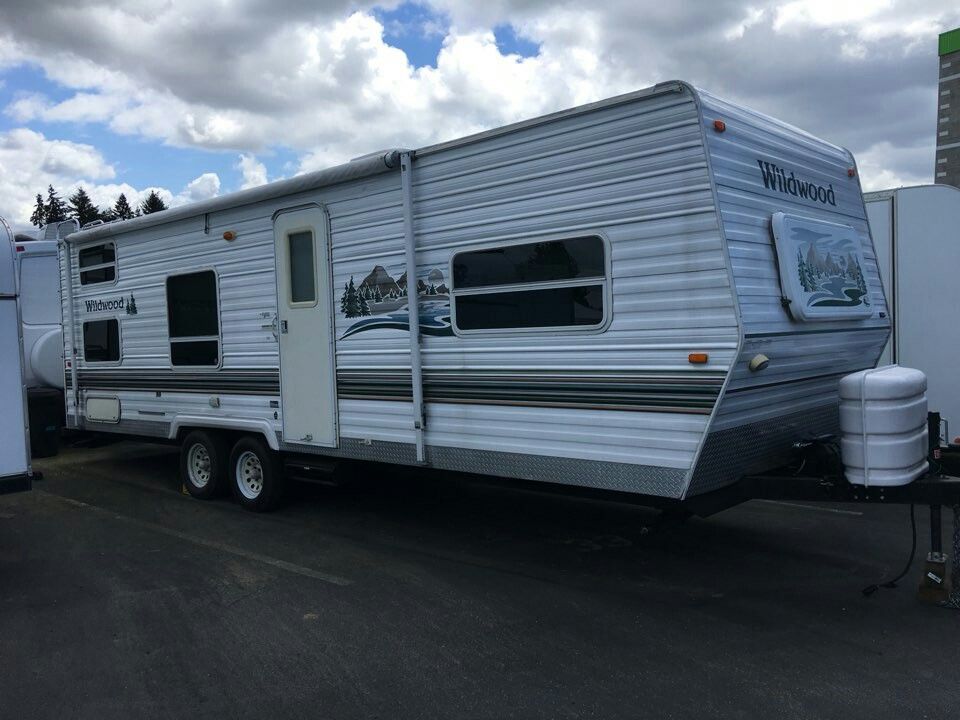 2004 Forest River Wildwood T26 Bunk House travel trailer