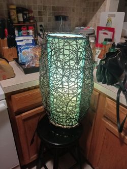 GORGEOUS TABLE TOP TALL LAMP PAID 89 WAYFAIR SELL 12 FIRM LIKE NEW