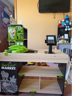 Melissa and Doug harvest market grocery store