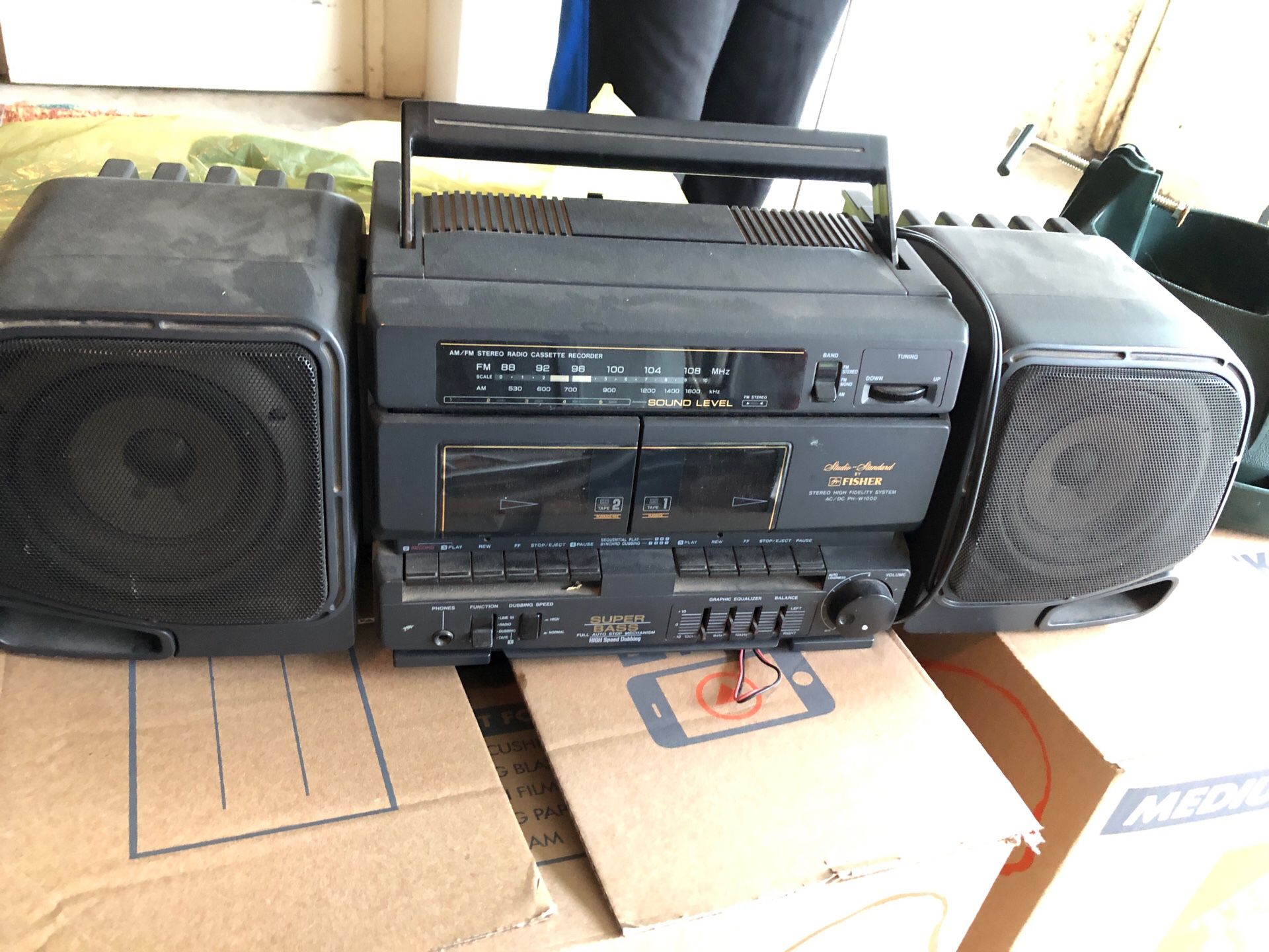 Stereo cassette and am fm radio boom box