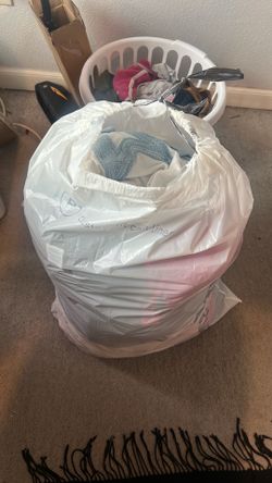 Girls bag of clothes (lightly worn)