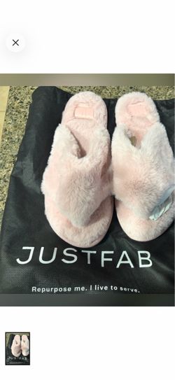 JustFab Pink Fluffy Thong Slippers (Size 9)