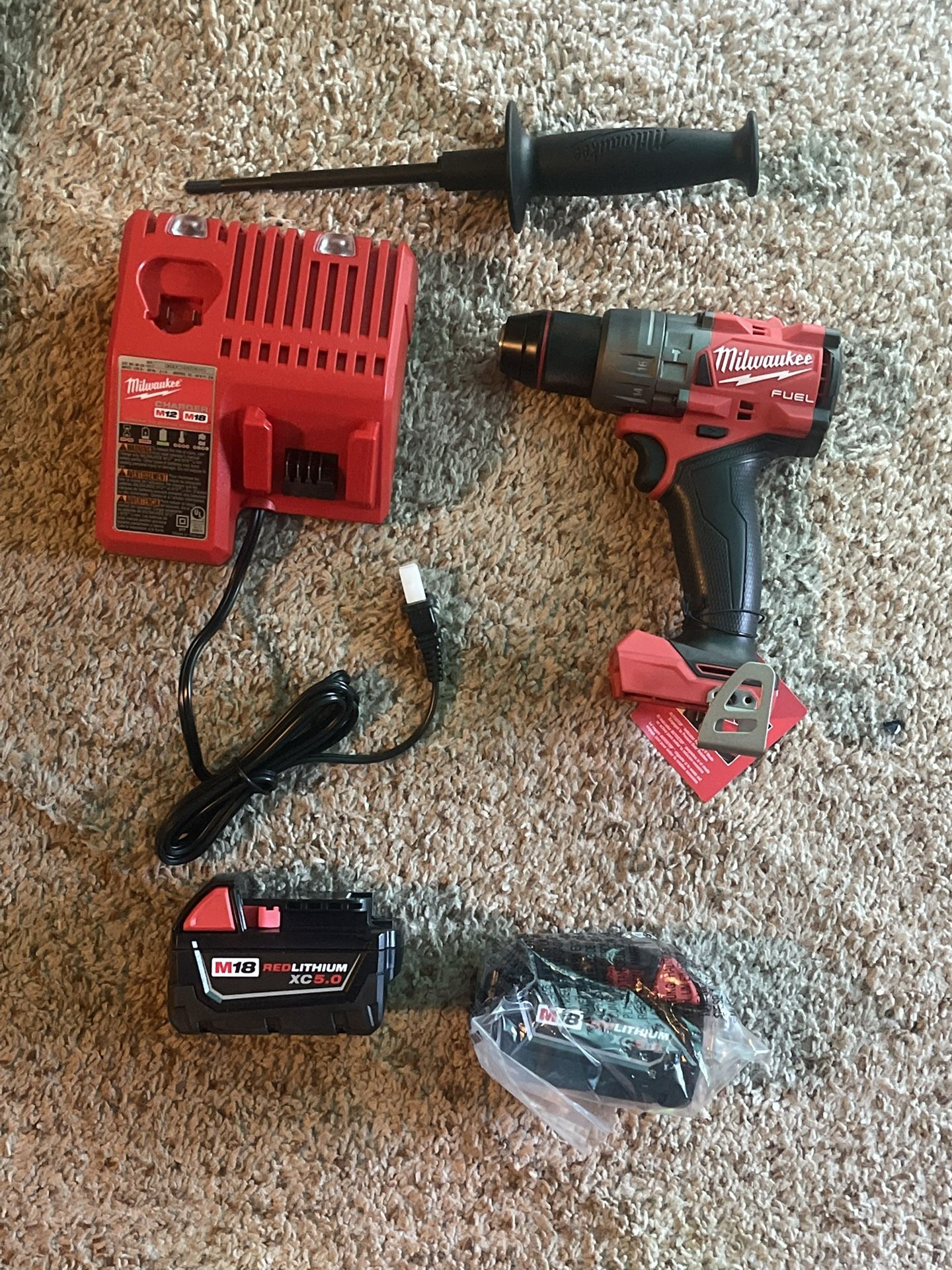 Milwaukee M18 Fuel Driver/drill W 5ah Battery Kit