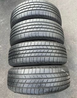 195 65 15 Michelín I'm selling this set of tires with 80% life left on all 4