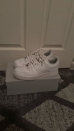 White Air Force’s Size 9 Men’s