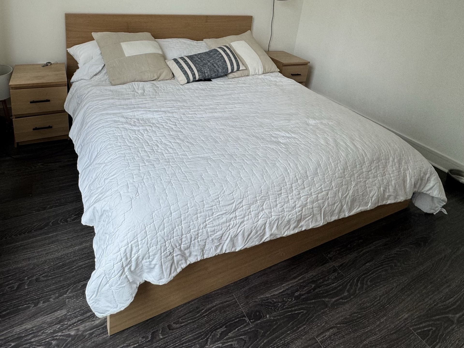 Modern Bedroom Set – Bed + Nightstands + Mirror