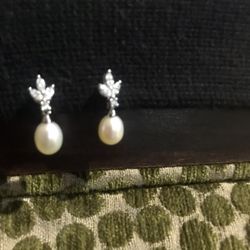 Diamond/Pearl  Earrings 