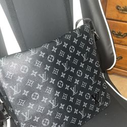 LV Messenger Bag 
