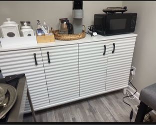 White cabinet