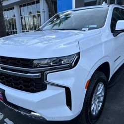 2023 Suburban  2wd ls 