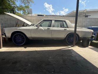 1990 Box Chevy caprice