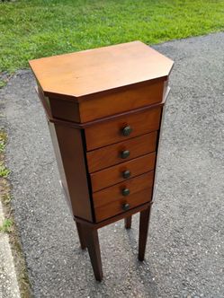 Mahogany flip top 5 drawer jewelry dresser