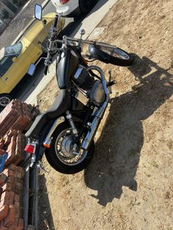 Suzuki Savage LS650 / Boulevard S40 652cc Motorcycle — 11,400 Miles