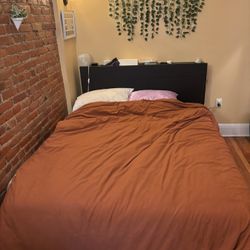Moving sale - Bed And Living Room Furniture!! 