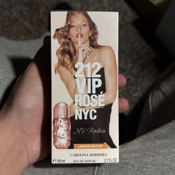 girls perfume rose smell