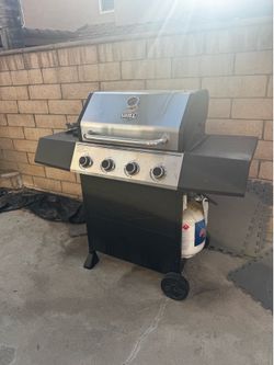 4 Burner Gas BBQ Grill + Griddle