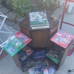 Sports Collectibles and Figurines 