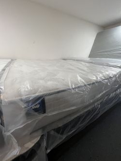 New Sealy Bed Mattress
