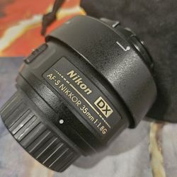 AF-S DX NIKKOR 35mm f/1.8G