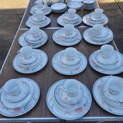 150 Piece Fine China Set