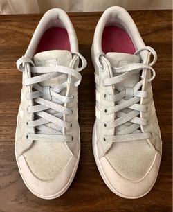 Adidas Women’s 7.5 Pale Blue/White