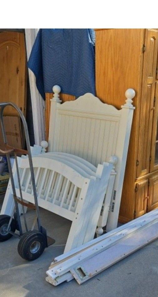 Twin Bed & Twin Bunk Bed