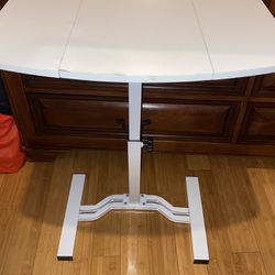 White Adjustable desk 