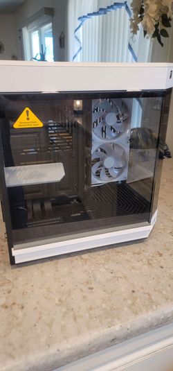 Hyte y60 pc case